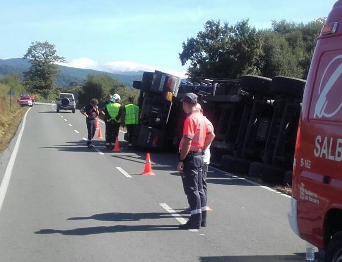 Vuelco de camión en la Ultzama.