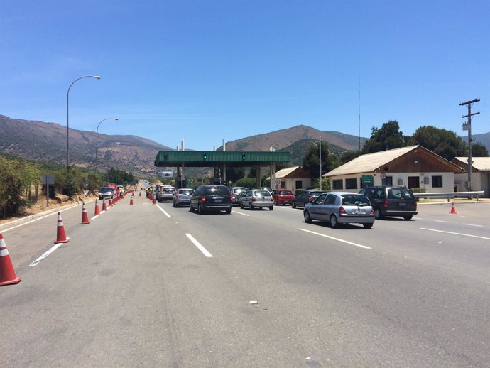 Peaje de una autopista de OHL en Chile