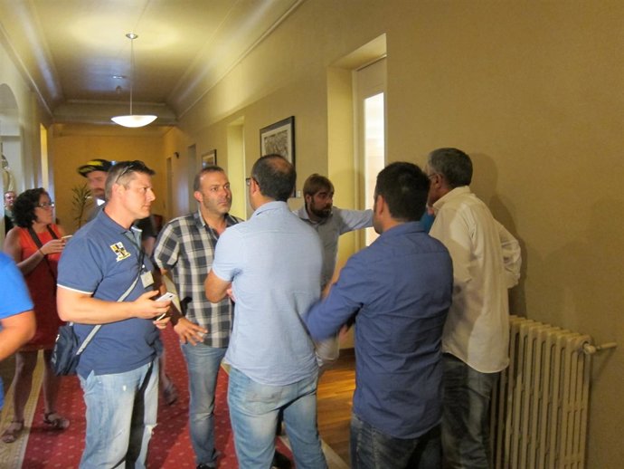 Trabajadores de Astur Leonesa encerrados en la Junta General