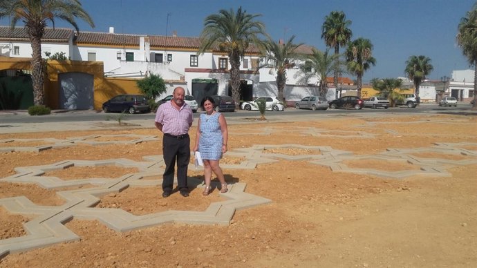 La diputada Asunción Llamas y el alcalde de Villamanrique