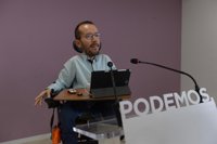 Podemos critica la falta de concreción del PSOE y ve improbable una mesa a tres con C's