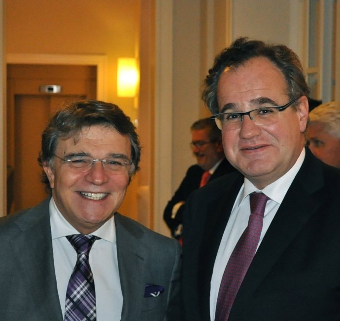 Demetrio Carceller (derecha)