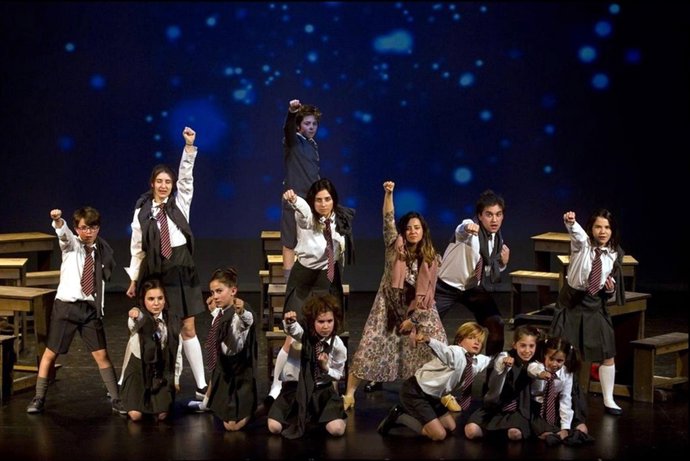 El musical 'Matilda' interpretado por alumnos de la escuela