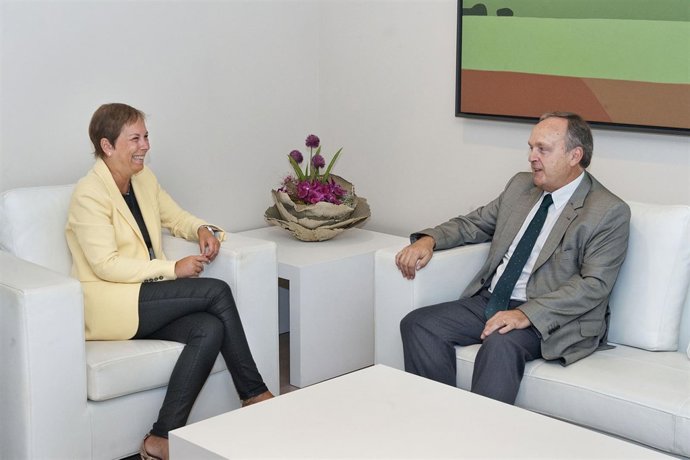 Uxue Barkos y Alfredo Irujo.