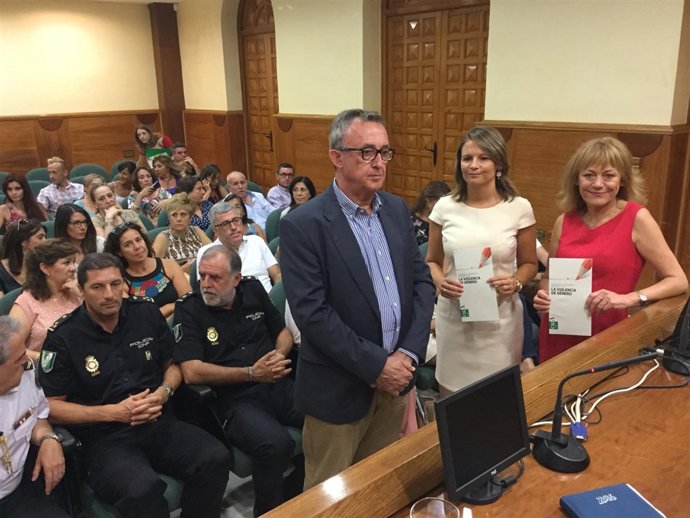 Presentación de la guía para el tratamiento informativo de violencia de género.