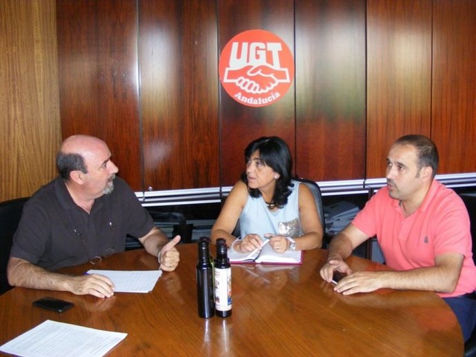 Reunión de los responsables de UGT con la diputada de Igualdad, Francisca Medina