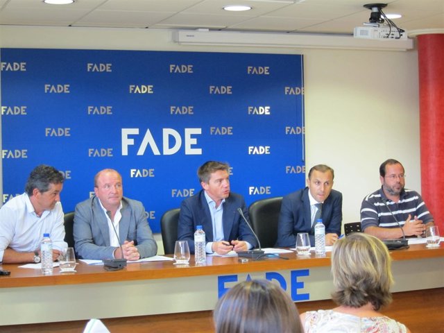 Mesa de turismo de FADE