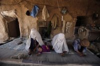 Las restricciones de Pakistán provocan un aumento del retorno de refugiados afganos