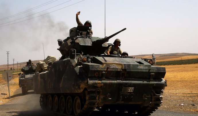 Tanques turcos en frontera con Siria