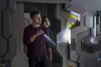 Arrow (Stephen Amell) irrumpe por sorpresa en la 2ª temporada de Legends of Tomorrow