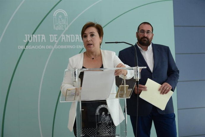 Delegada de Junta en Granada, Sandra García, y de Educación, Germán González