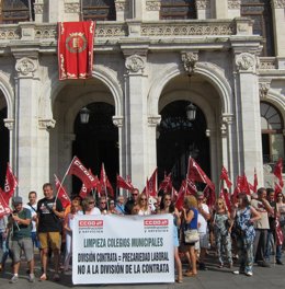 Concentración frente al Ayuntamiento de Valladolid por parte de CCOO