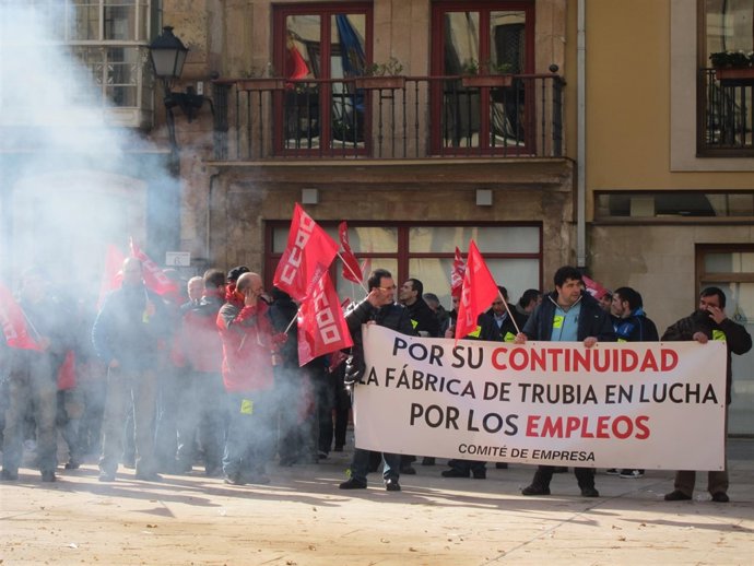 Trabajadores de la Fabrica de Armas de Trubia