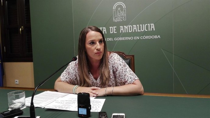 La delegada de Educación de la Junta, Esther Ruiz