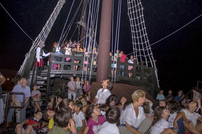 Estellas de Colón en el Muelle de las Carabelas.