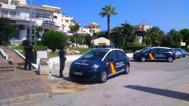 Dos coches patrulla en Dénia