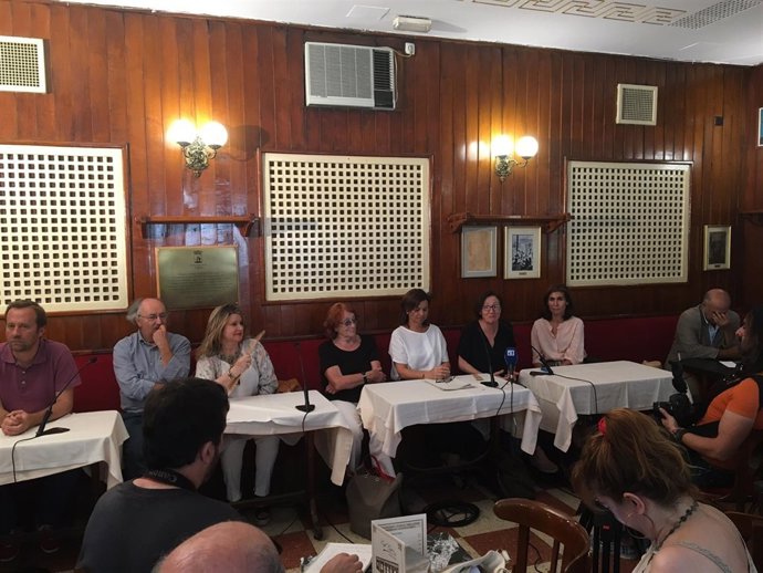 Isabel Bono, ganadora del Premio Café Gijón, en rueda de prensa