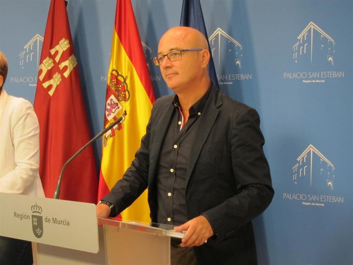 El consejero de Desarrollo Económico, Turismo y Empleo, Juan Hernández