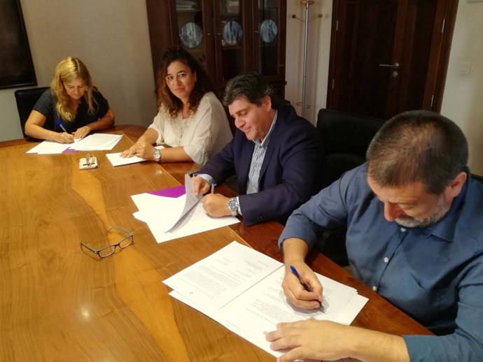 Firma de convenio para el Espai de Dones en Manacor