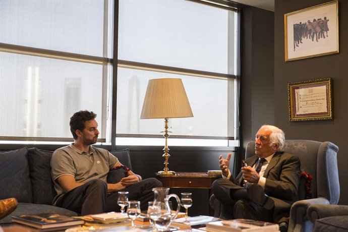 Pau Gasol con Espinosa de los Monteros