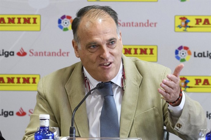 Javier Tebas en la presentación del álbum Panini