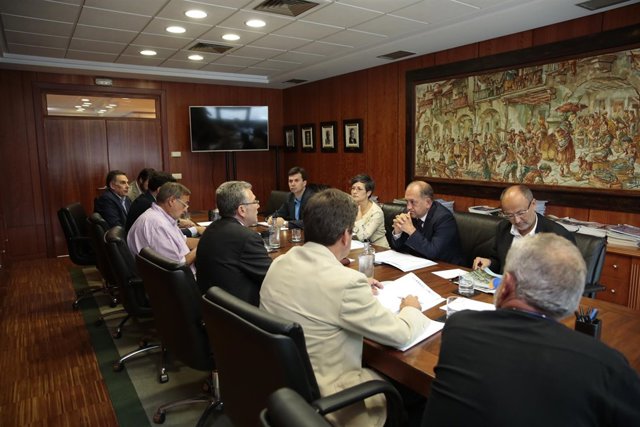 Reunión del PSdeG con la cooperativa de armadores de pesca de Vigo