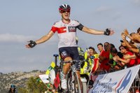 Frank logra un triunfo redentor en Llucena y los '4 fantásticos' llegan juntos