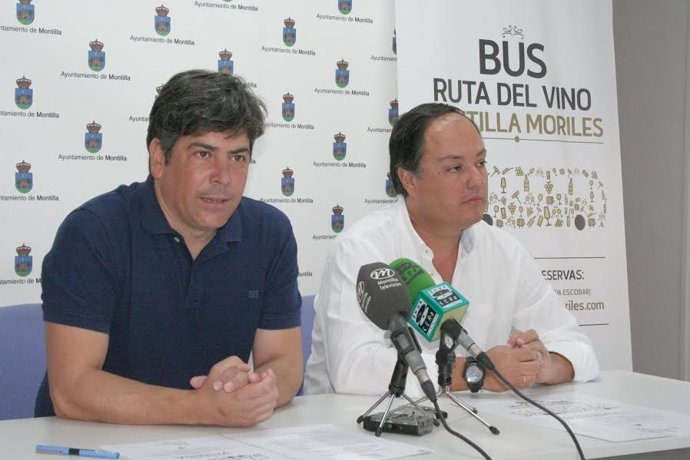 Llamas (izda.) y Garrido, durante la presentación