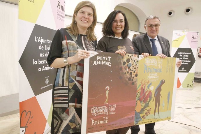 La dtora. CaixaForum Lleida M.Tost, la dtora d'Animac C.López y el alcalde A.Ros