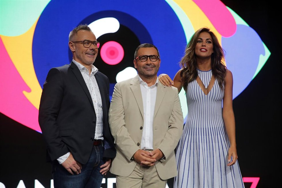 Jordi González, Jorge Javier Vázquez y Lara Álvarez/ Josefina Blanco