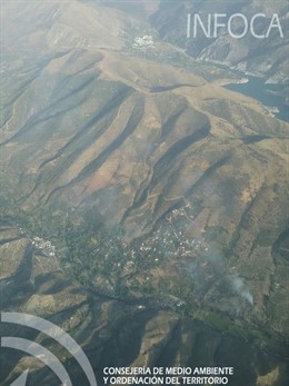 Imagen del incendio forestal en Dúdar (Granada)