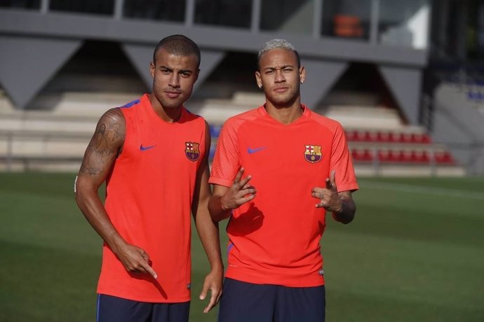 Rafinha y Neymar en el entrenamiento del Barcelona