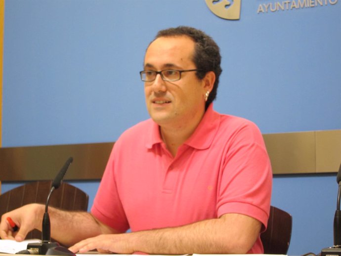 Alberto Cubero, en rueda de prensa en el Ayuntamiento de Zaragoza