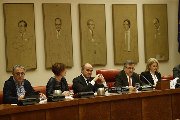 El ministro Luis de Guindos comparece en el Congreso