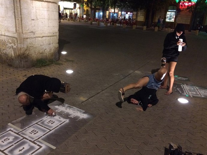Una de las rayuelas de la Bienal