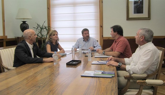 Encuentro de Soro con los representantes de las estaciones de servicio.