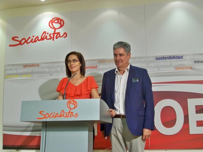 Los diputados socialistas Aurora Flórez y Graciano Palomo