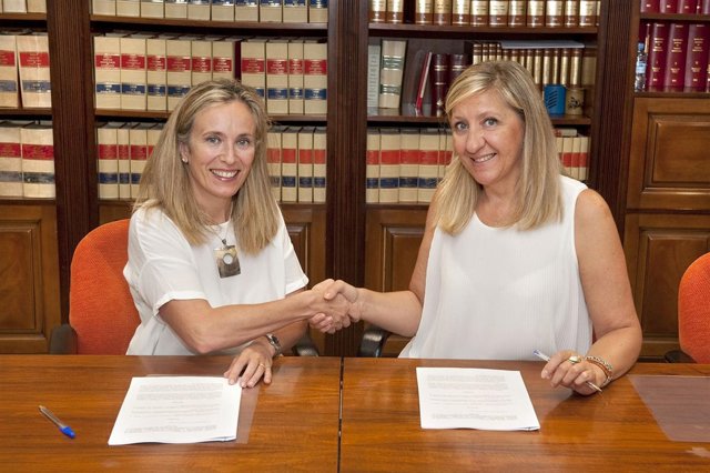 Izaskun Goñi y María Victoria Vidaurre.