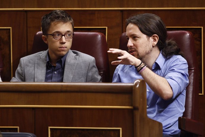 Errejón y Pablo Iglesias en el debate de investidura en el Congreso