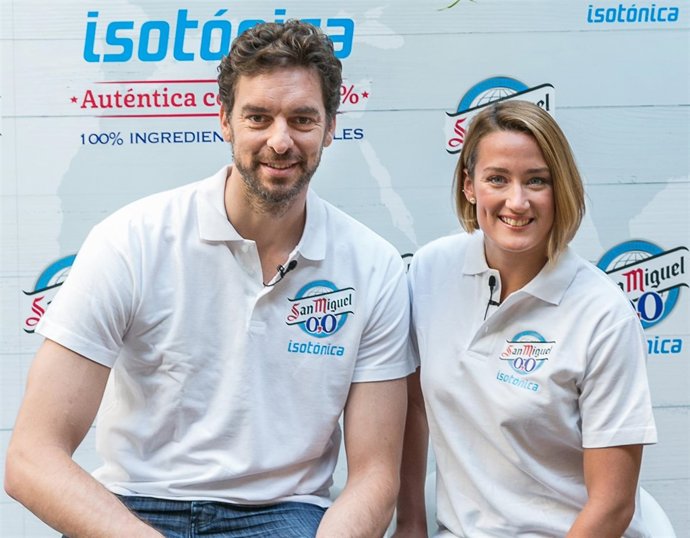 Pau Gasol y Mireia Belmonte en un acto de San Miguel