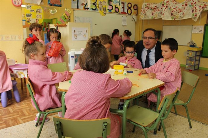 Nota Sobre Inicio Del Curso Escolar. Vista Al CEIP Pintor Escudero Espronceda