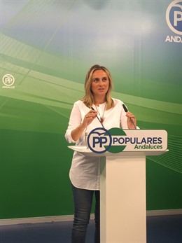 La portavoz de Educación del PP-A, Marifrán Carazo, en rueda de prensa