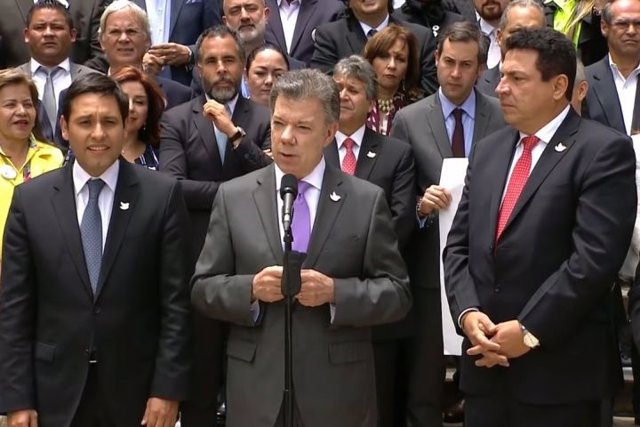 Santos recalca que "se acabó la guerra con las FARC"
