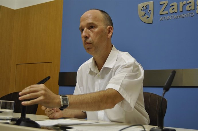 El portavoz de CHA Zaragoza, Carmelo Asensio.