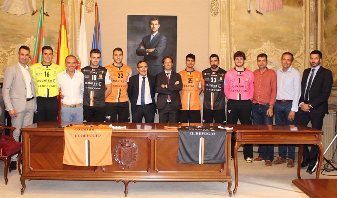 Nota Presentación Equipación BM Torrelavega