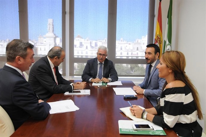 Vicepresidente. Reunión Con Consejo Social De Cádiz.