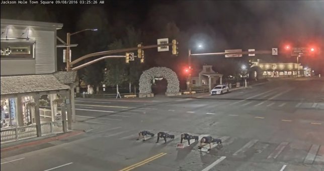 Cuatro policías de Jackson hacen 22 planchas por los veteranos