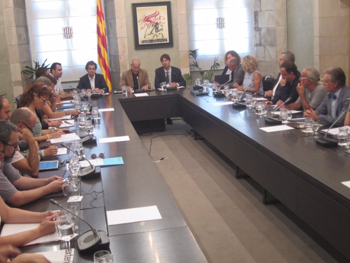 El conseller Raül Romeva se reúne con los catalanes en el exterior