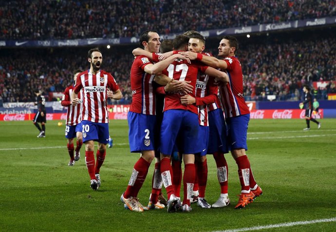 El Atlético de Madrid celebra un gol en el Calderón