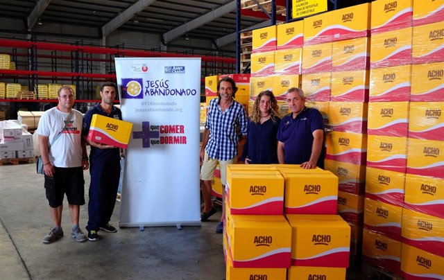 'Acho Qué Bueno' Dona A Fundación Jesús Abandonado 500 Kilos De Patatas Fritas